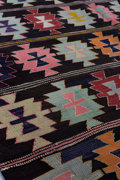 Antique Kilim Area Rug (5' x 9')